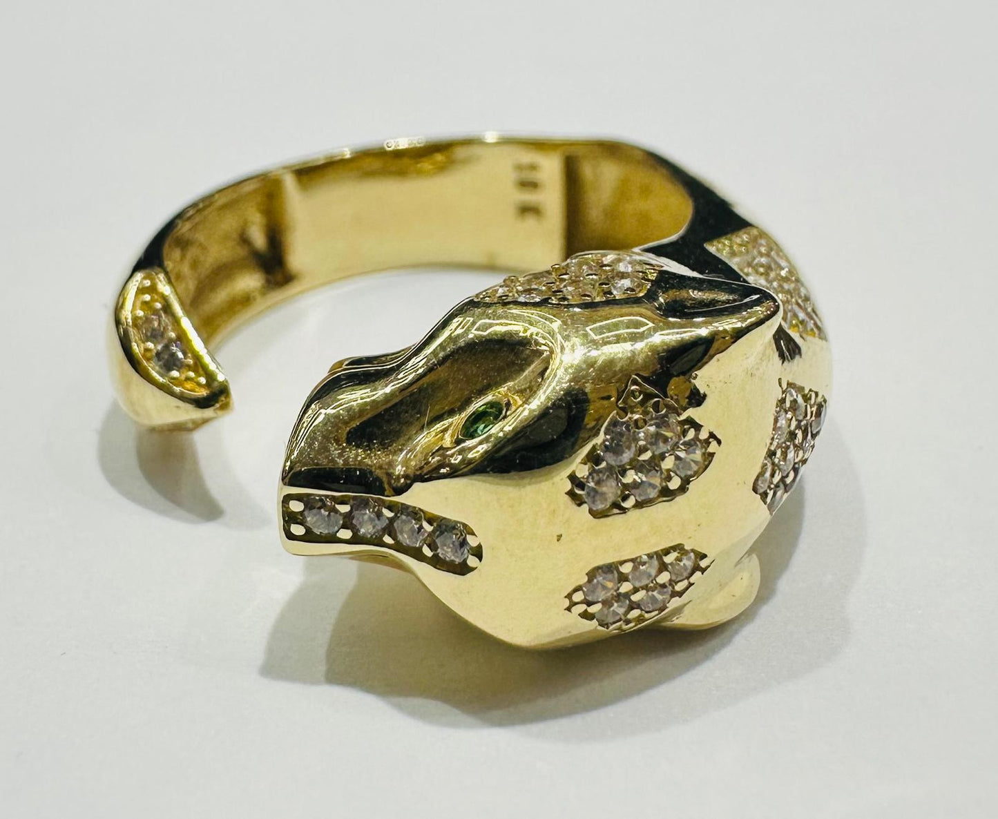 10K GOLD PANTHER RING WITH CZ STONES- WEIGHT: 4.3gm