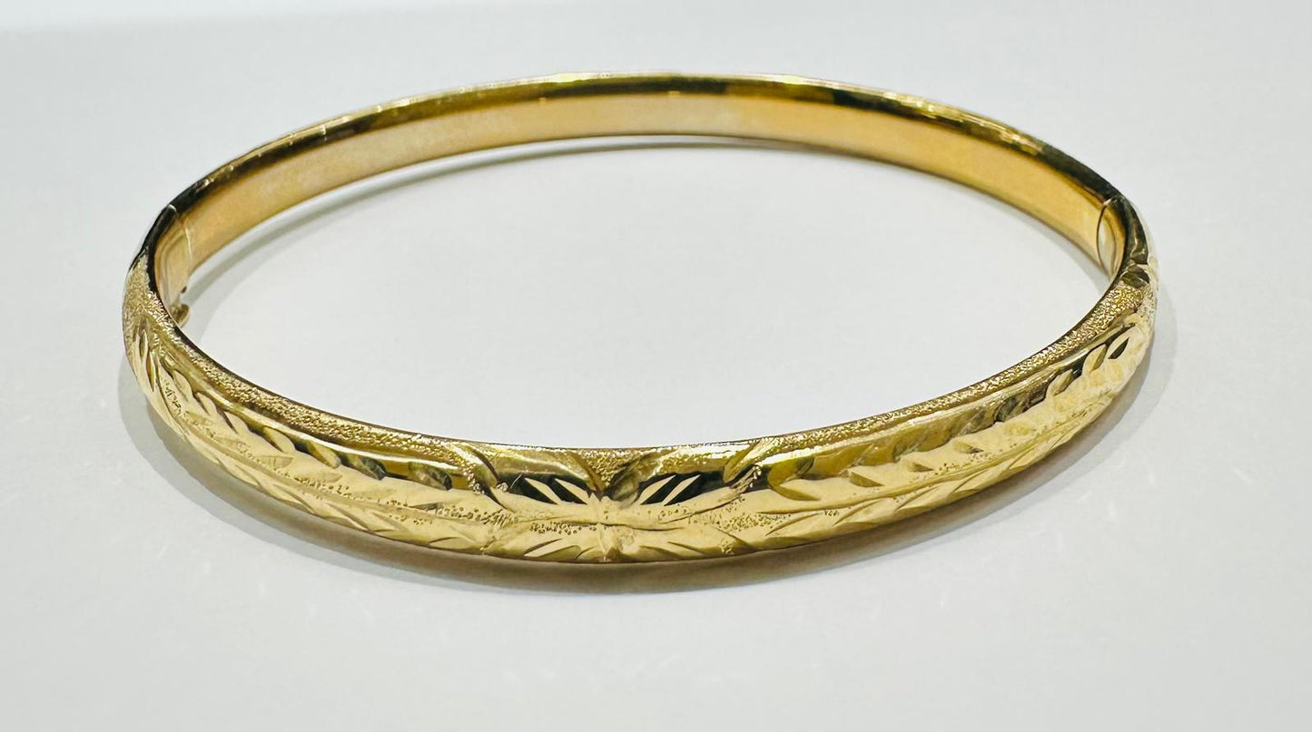10K GOLD BANGLE BRACELET- WEIGHT: 3.6gm