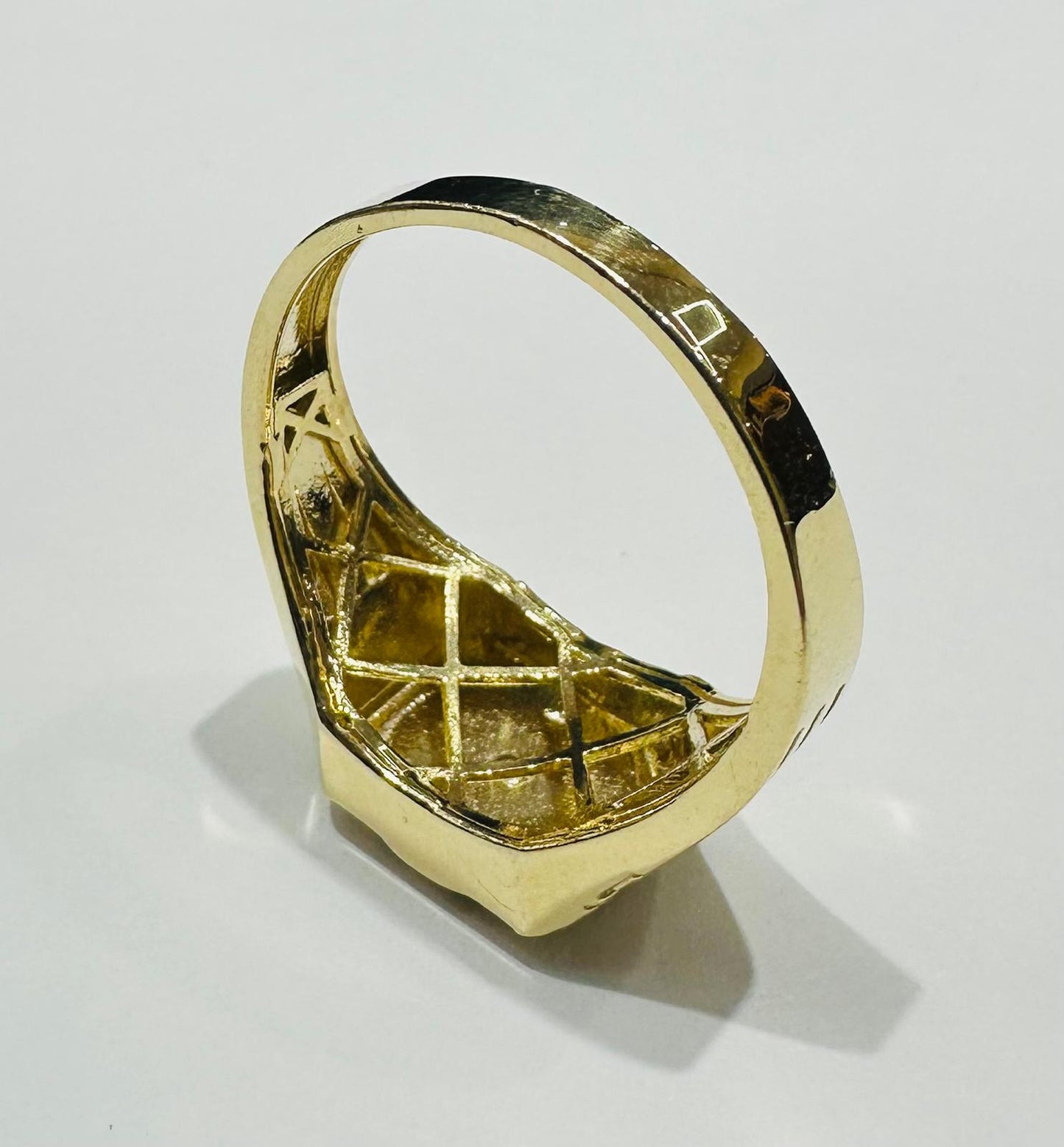 14K GOLD CROSS RING- WEIGHT: 5.6gm