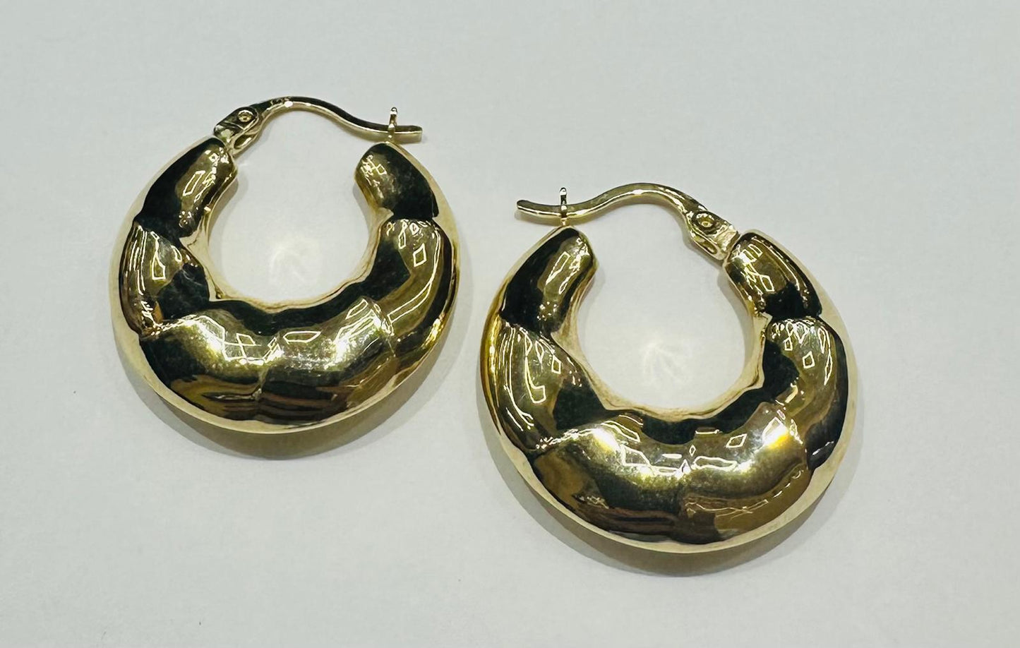 10K GOLD HOOP EARRINGS - WEIGHT: 3.4gm