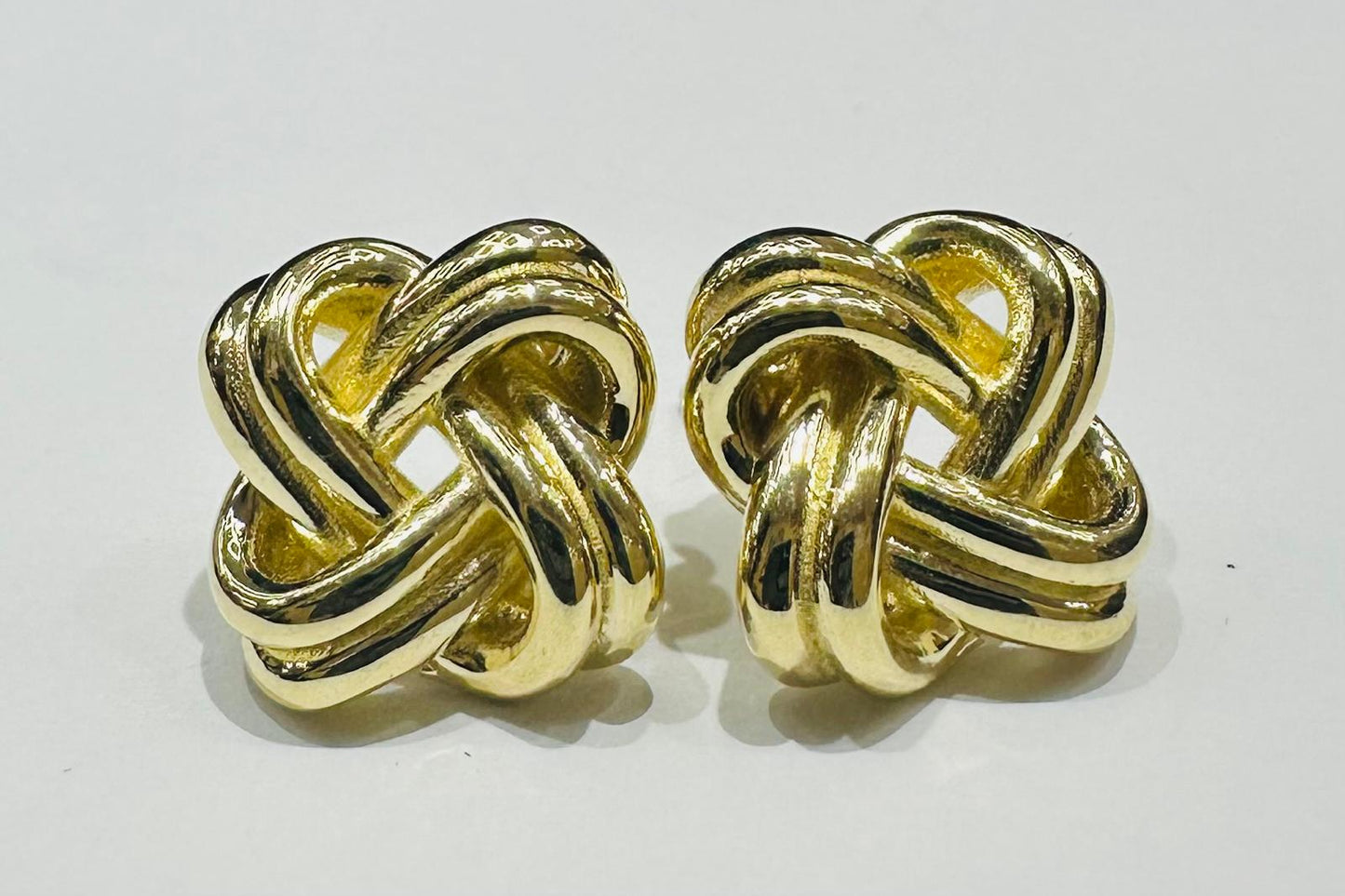 10K GOLD LOVE KNOT EARRINGS - WEIGHT: 3.7gm