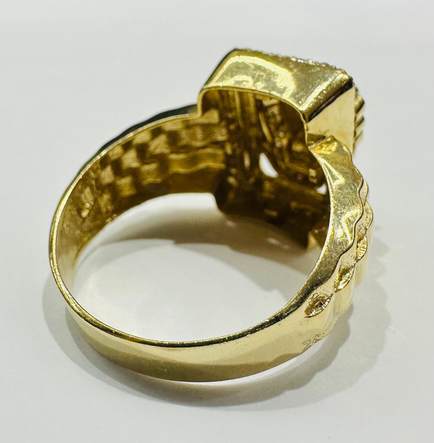 14K GOLD LION RING WITH CZ STONES- WEIGHT: 8.9gm