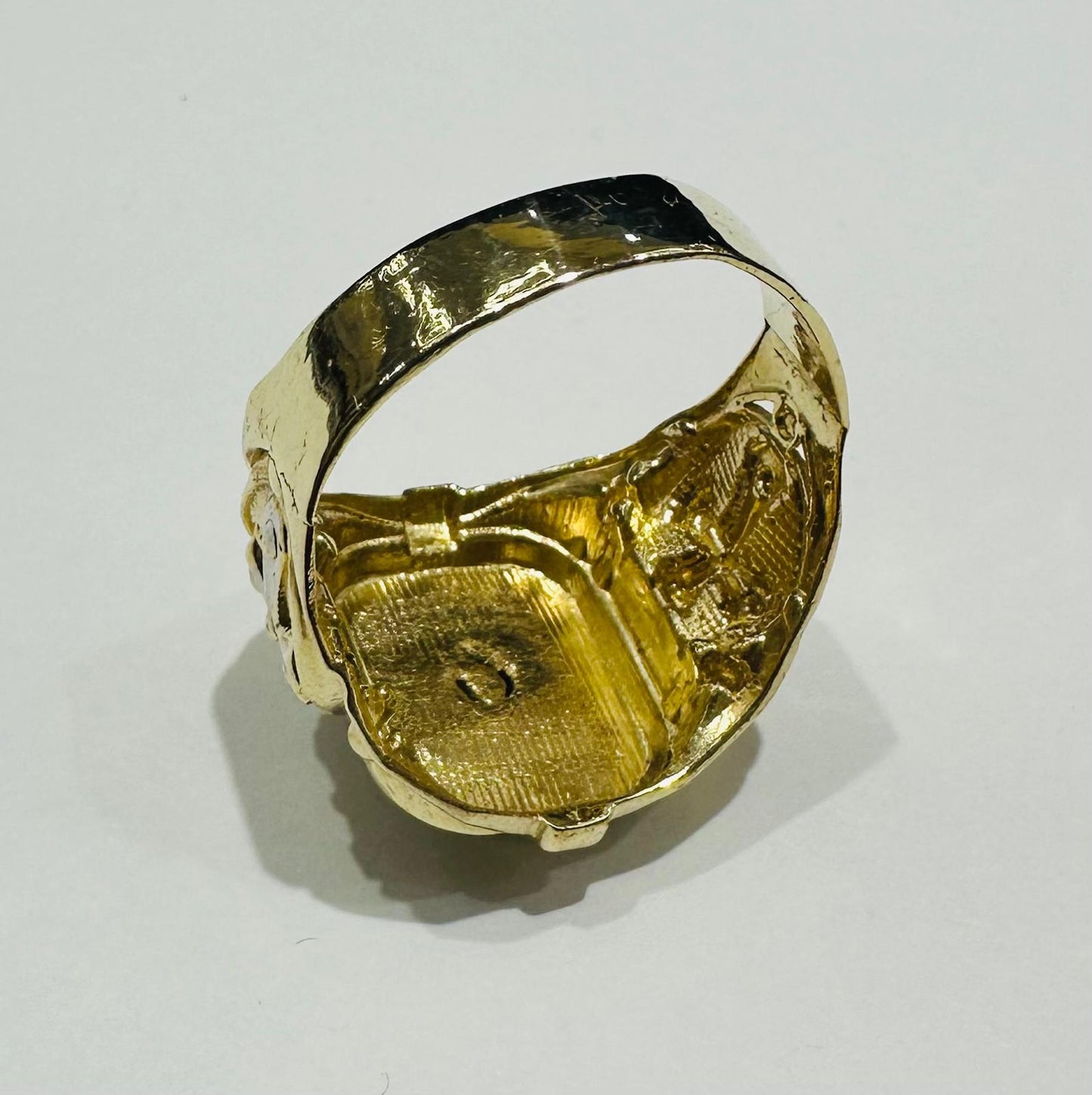 10K GOLD TWO TONED ANCHOR RING- 5.2gm
