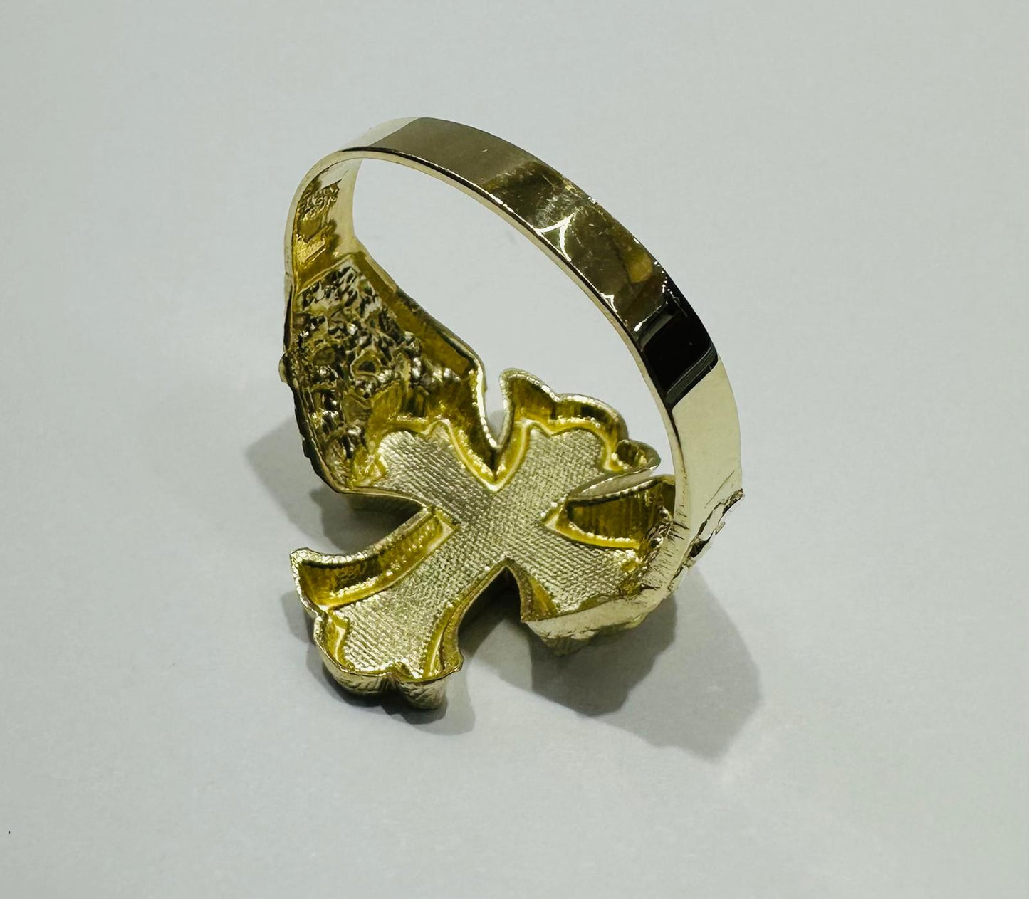 10K GOLD CROSS NUGGET RING- 3.1gm