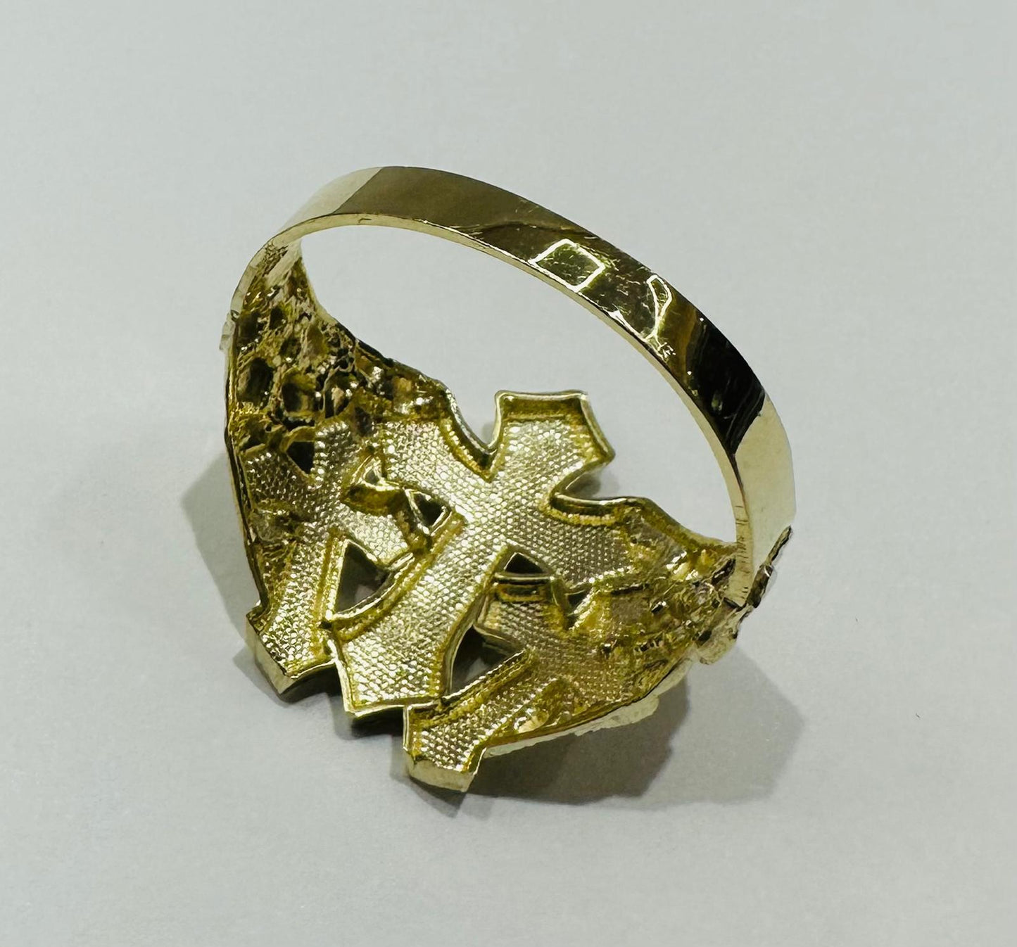 10K GOLD CROSS NUGGET RING- 4.6gm