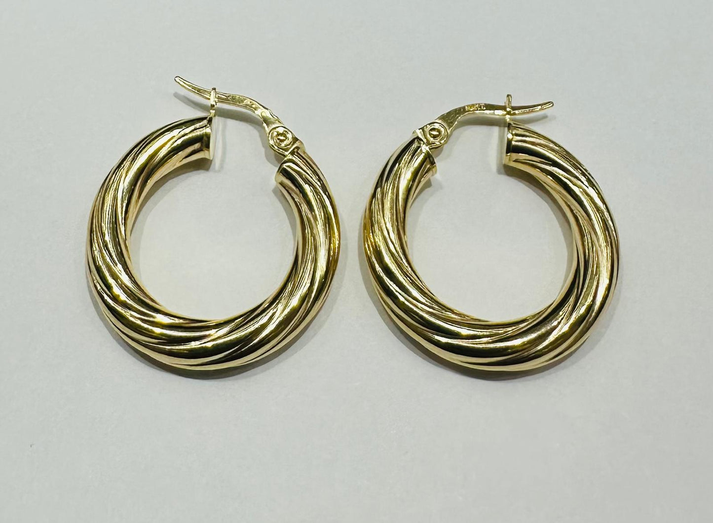 10K GOLD ROUND HOOP EARRINGS- 2.2gm