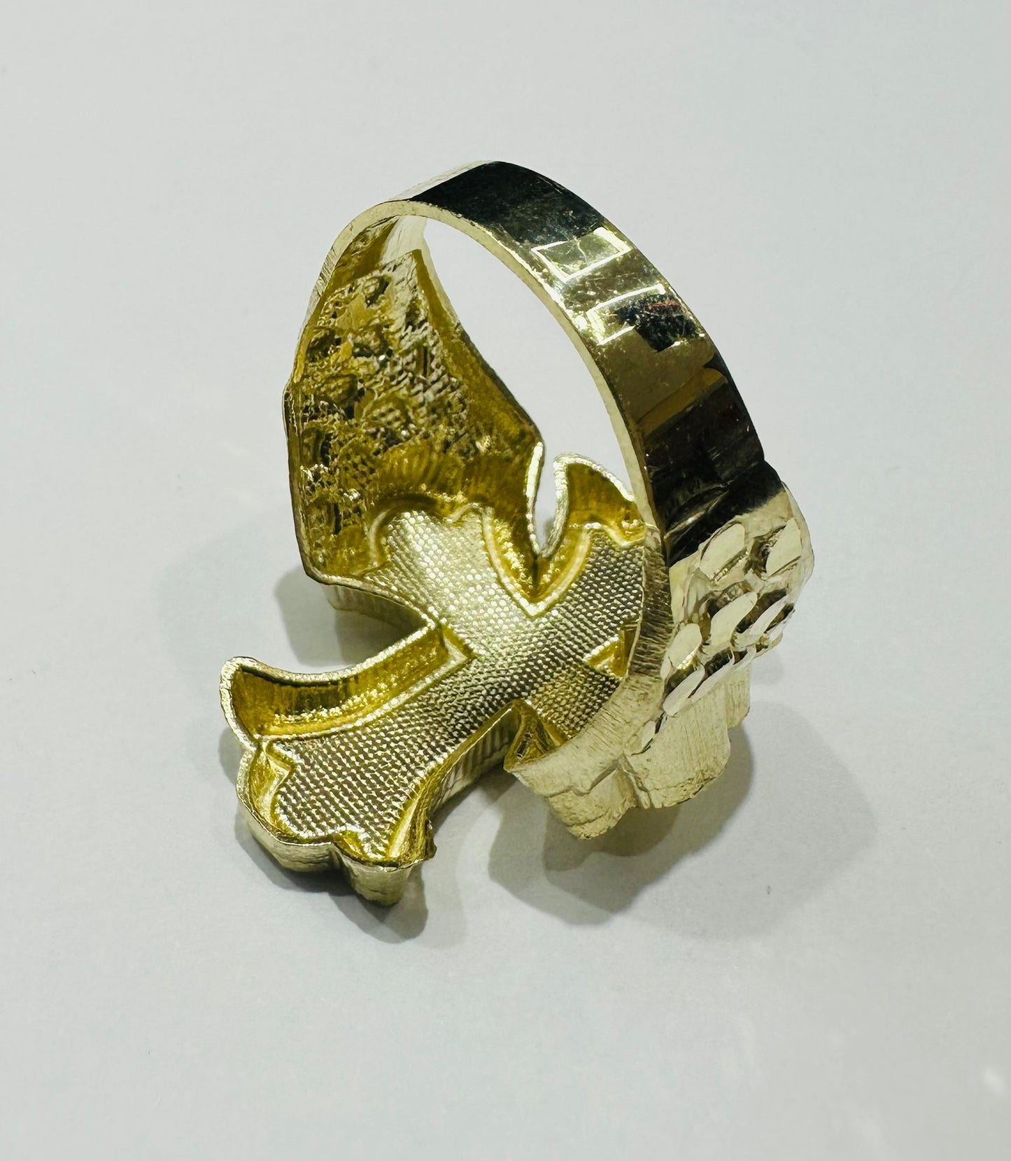 10K GOLD CROSS NUGGET RING- WEIGHT: 3.0gm