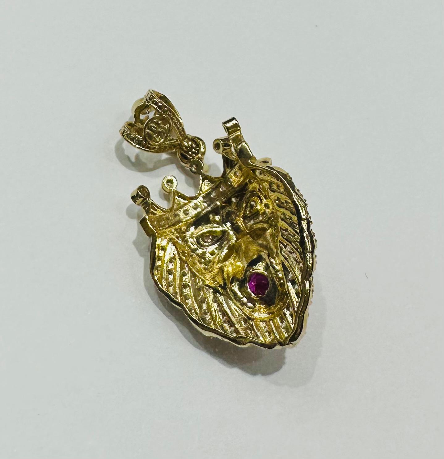 10K GOLD LION PENDANT WITH WHITE SAPPHIRE- WEIGHT: 6.1gm