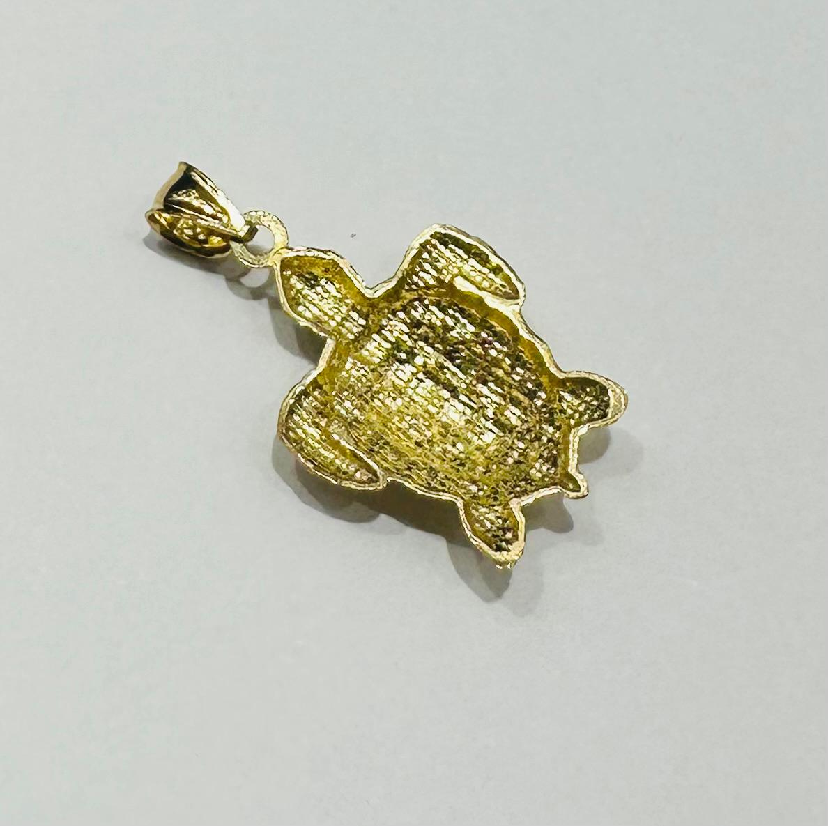 10K GOLD TURTLE PENDANT- WEIGHT: 1.4gm