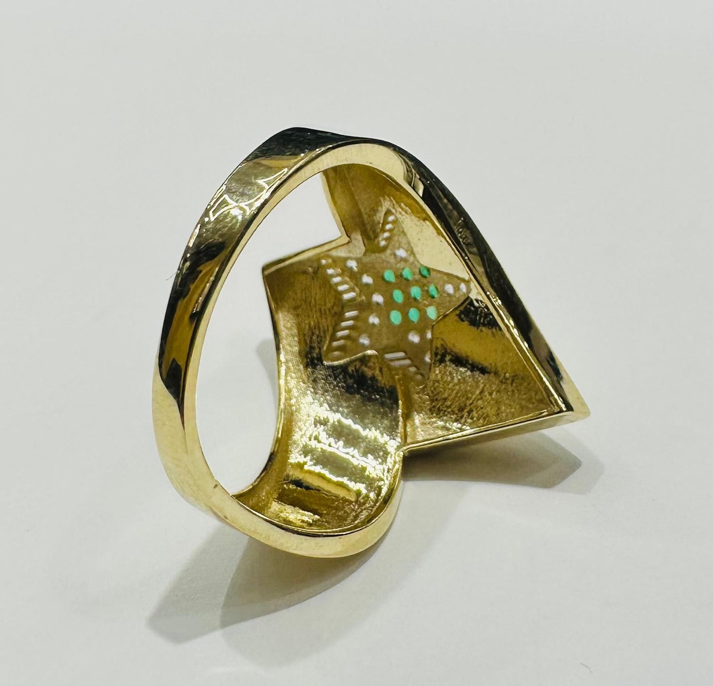 10K GOLD STAR RING WITH SAPPHIRE STONES- WEIGHT: 2.6gm