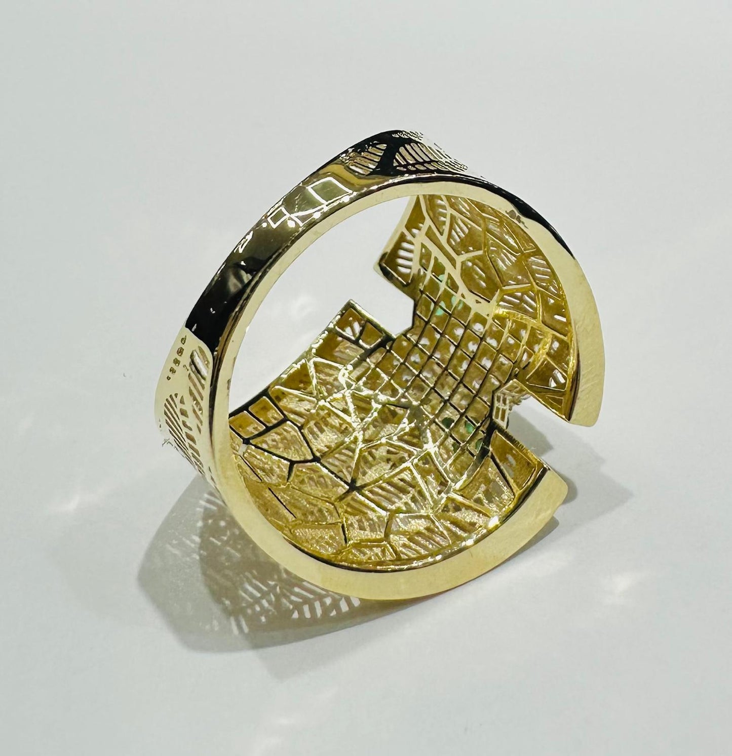 10K GOLD RING WITH SAPPHIRE STONES-WEIGHT: 3.1gm