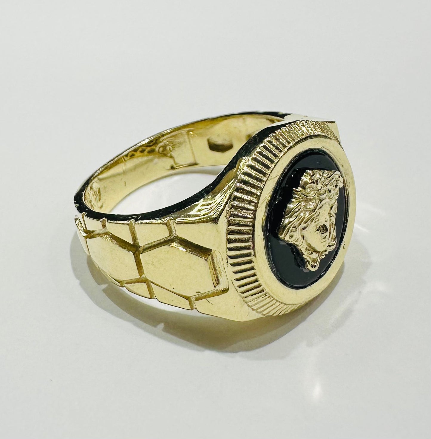 10K GOLD MEDUSA HEAD RING- WEIGHT: 9.0gm