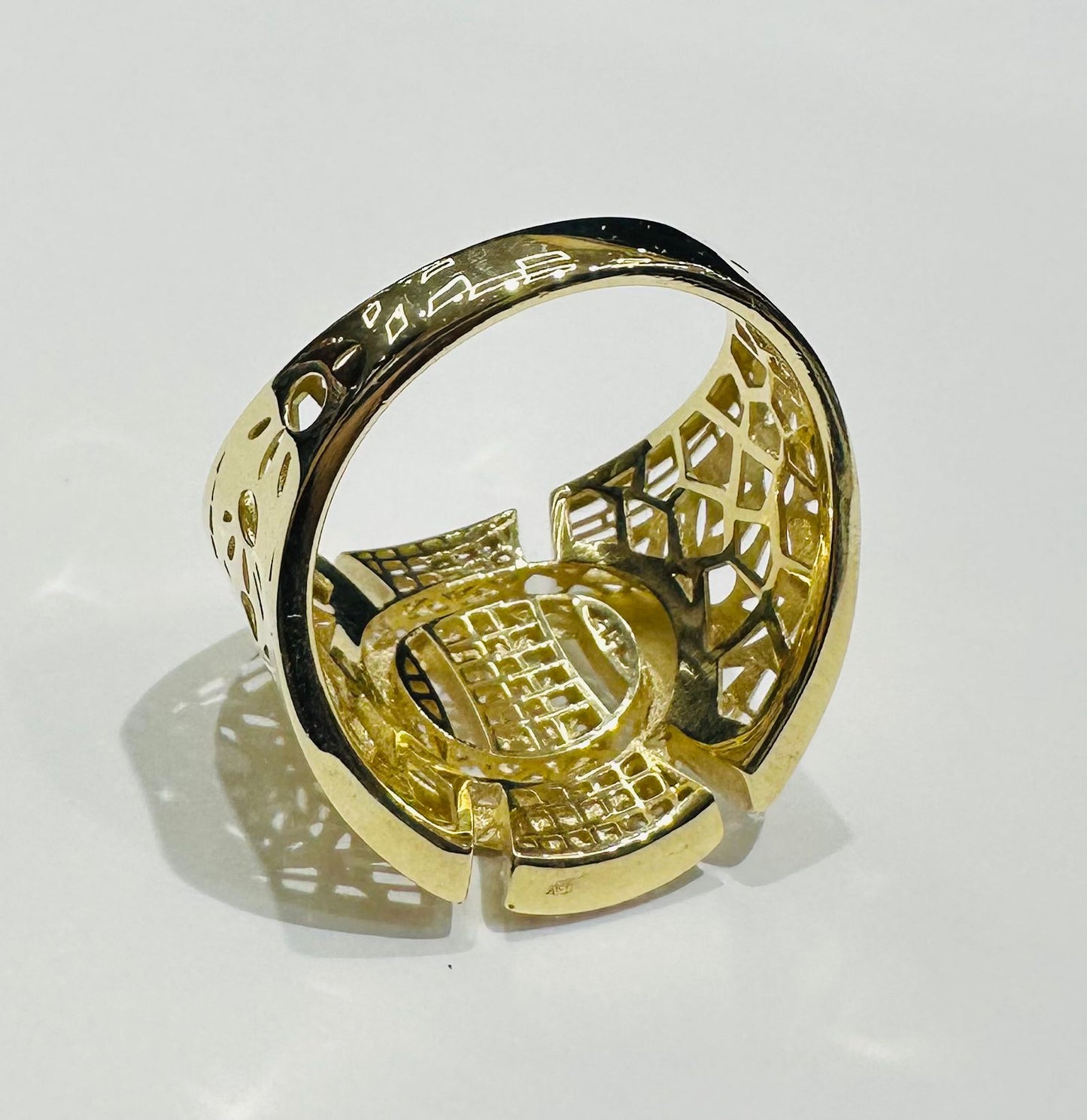 10K GOLD RING-WEIGHT: 3.0gm
