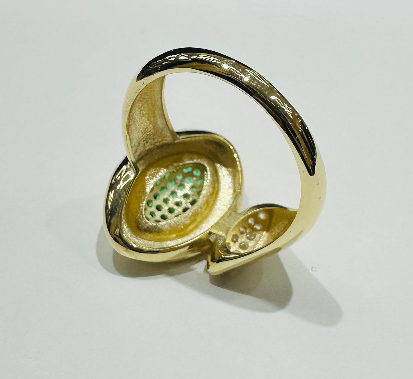 10K GOLD RING WITH SAPPHIRE STONES-WEIGHT: 2.3gm