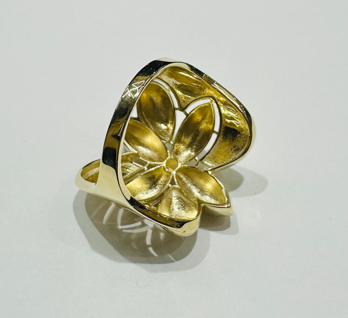 10K GOLD FLOWER RING-WEIGHT: 3.2gm