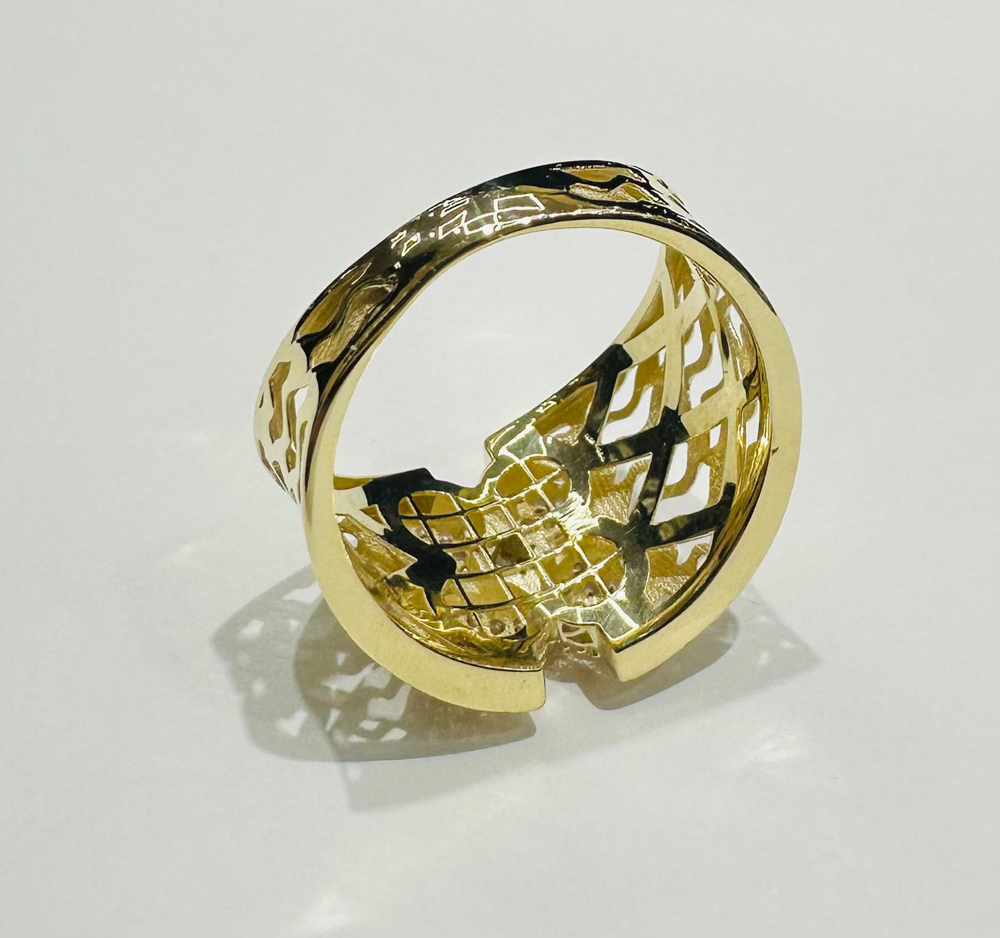 10K GOLD RING -WEIGHT: 2.5gm