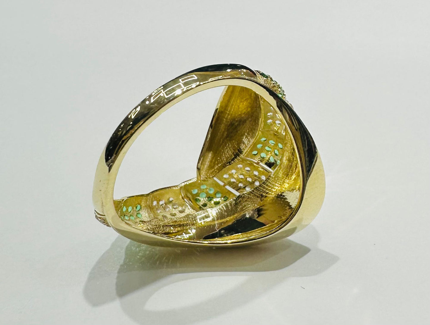 10K GOLD RING WITH SAPPHIRE STONES- WEIGHT: 2.9gm