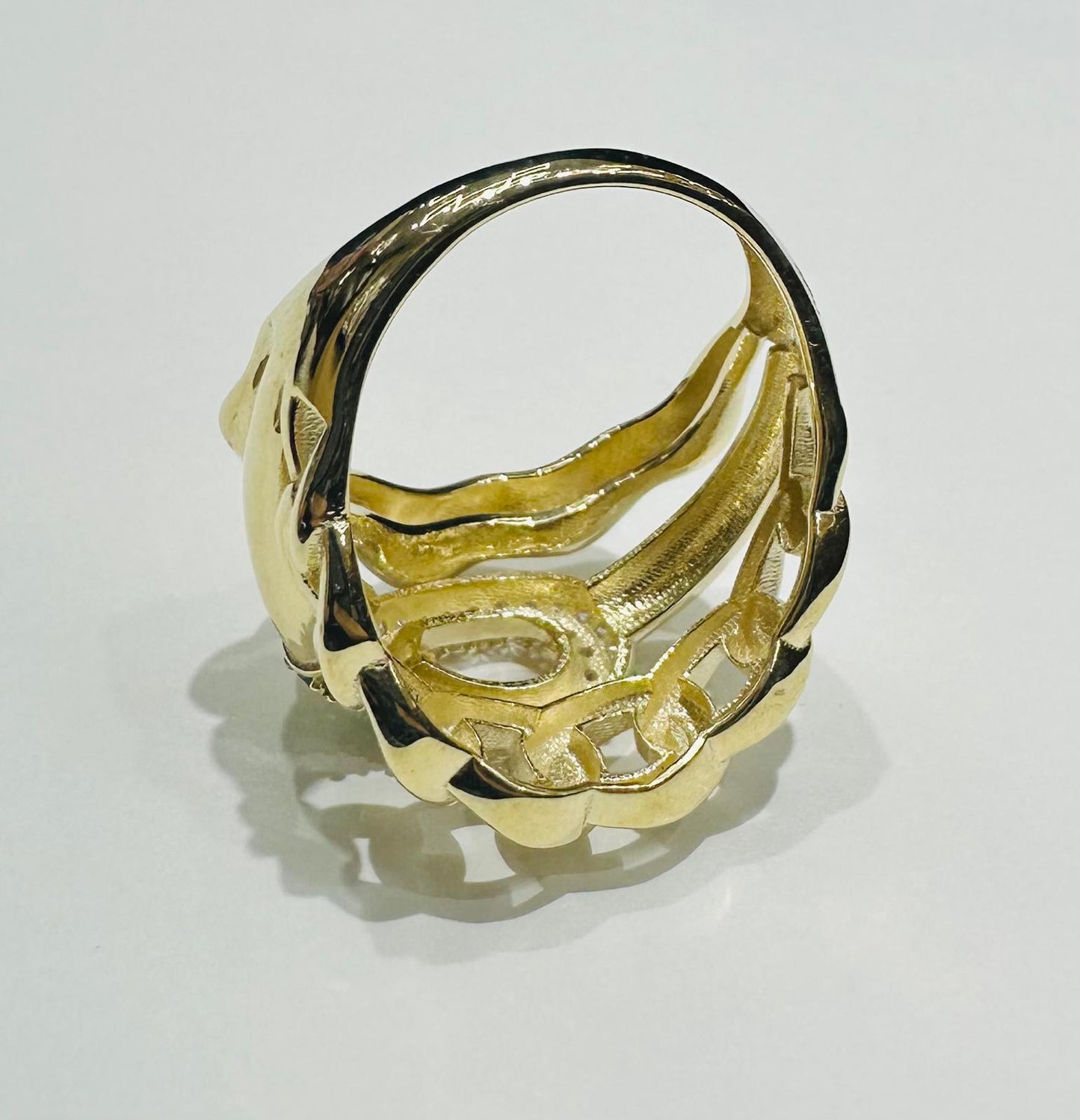 10K GOLD RING WITH SAPPHIRE STONES- WEIGHT: 4.1gm