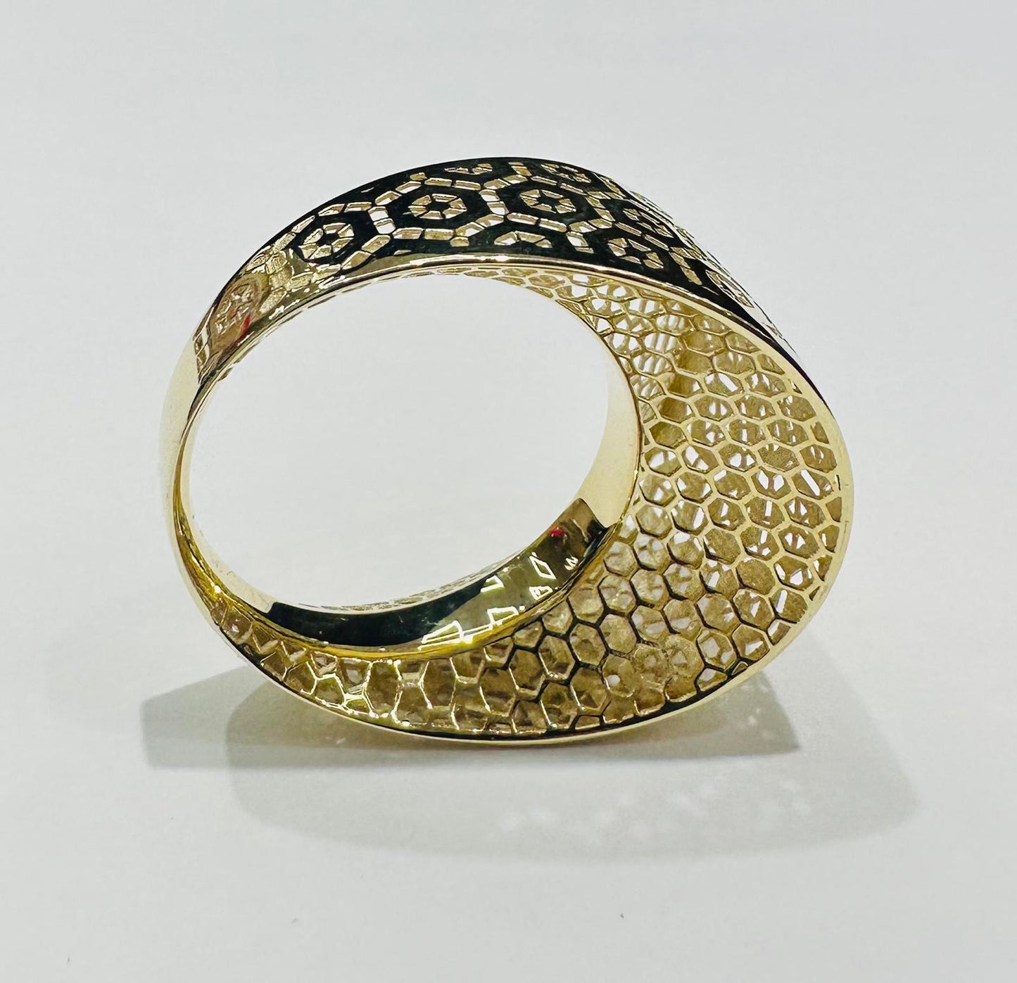 10K GOLD RING- WEIGHT: 3.4gm