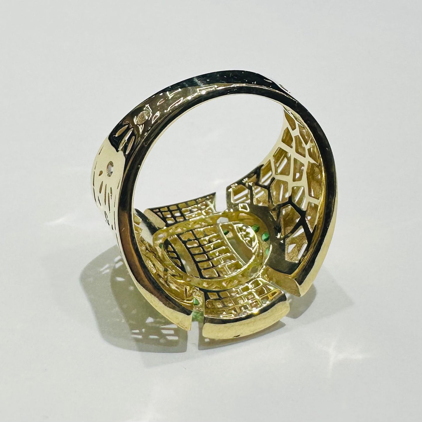 10K GOLD RING WITH SAPPHIRE STONES- WEIGHT: 3.6gm