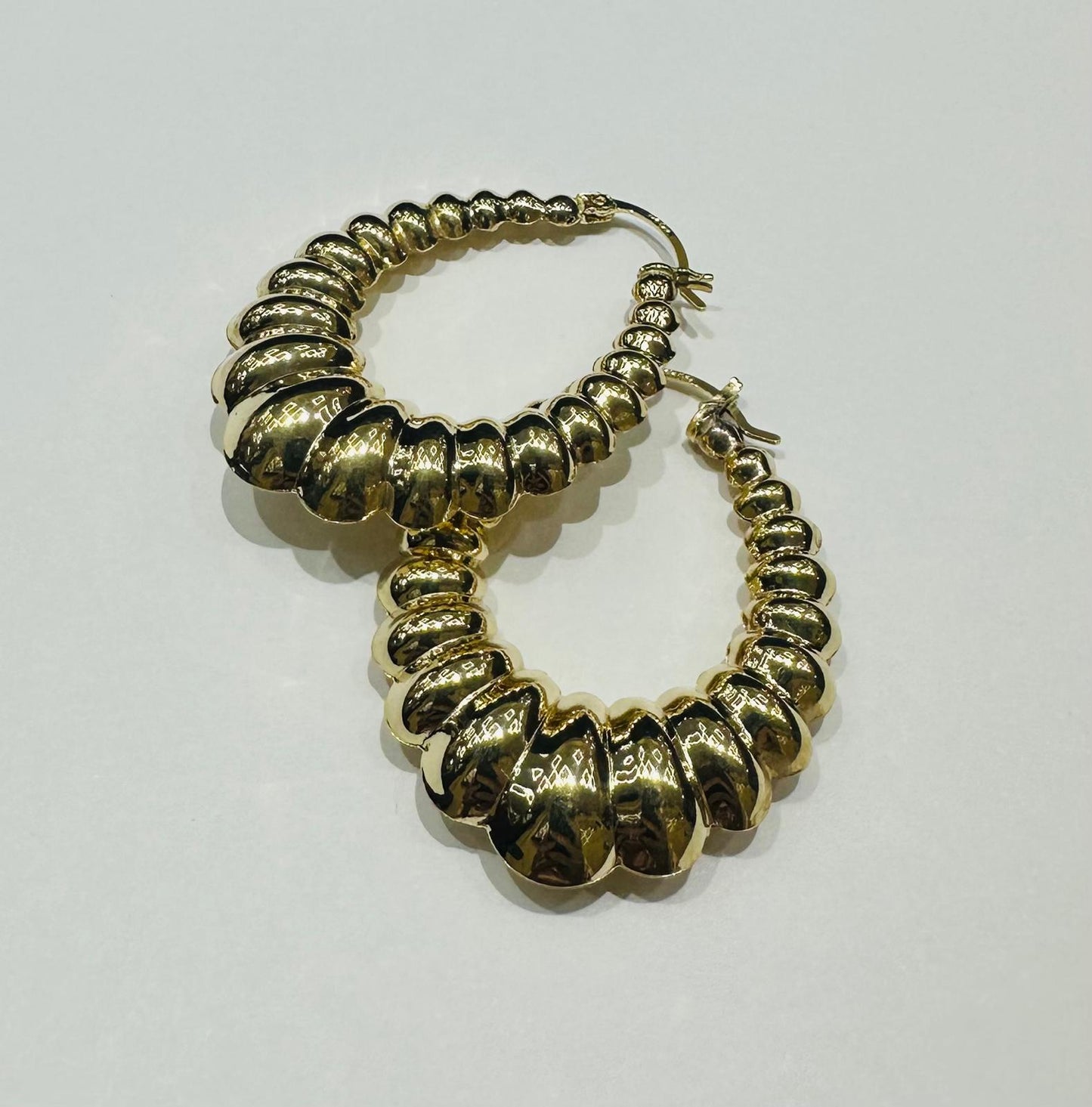10K GOLD SHRIMP EARRINGS- WEIGHT: 6.3gm