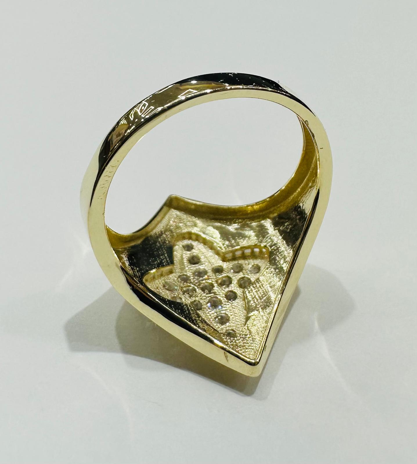 10K GOLD RING WITH SAPPHIRE STONES- WEIGHT: 2.4gm