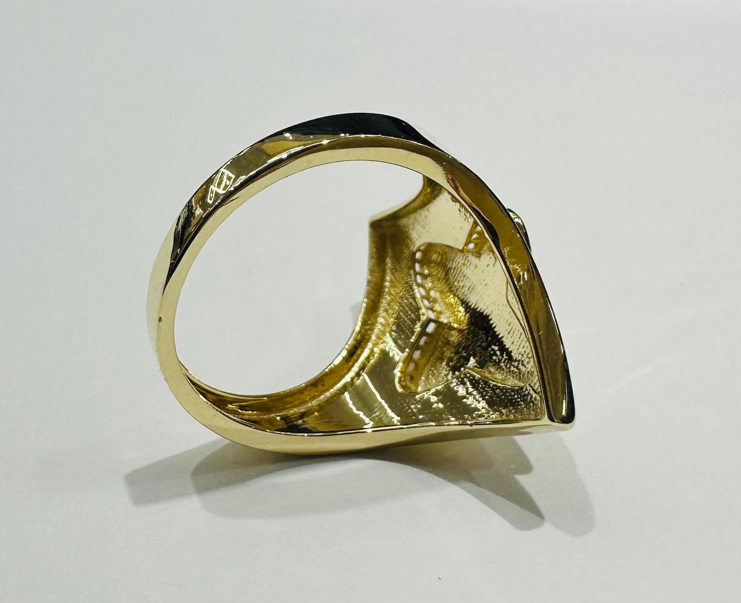 10K GOLD RING- WEIGHT: 1.9gm