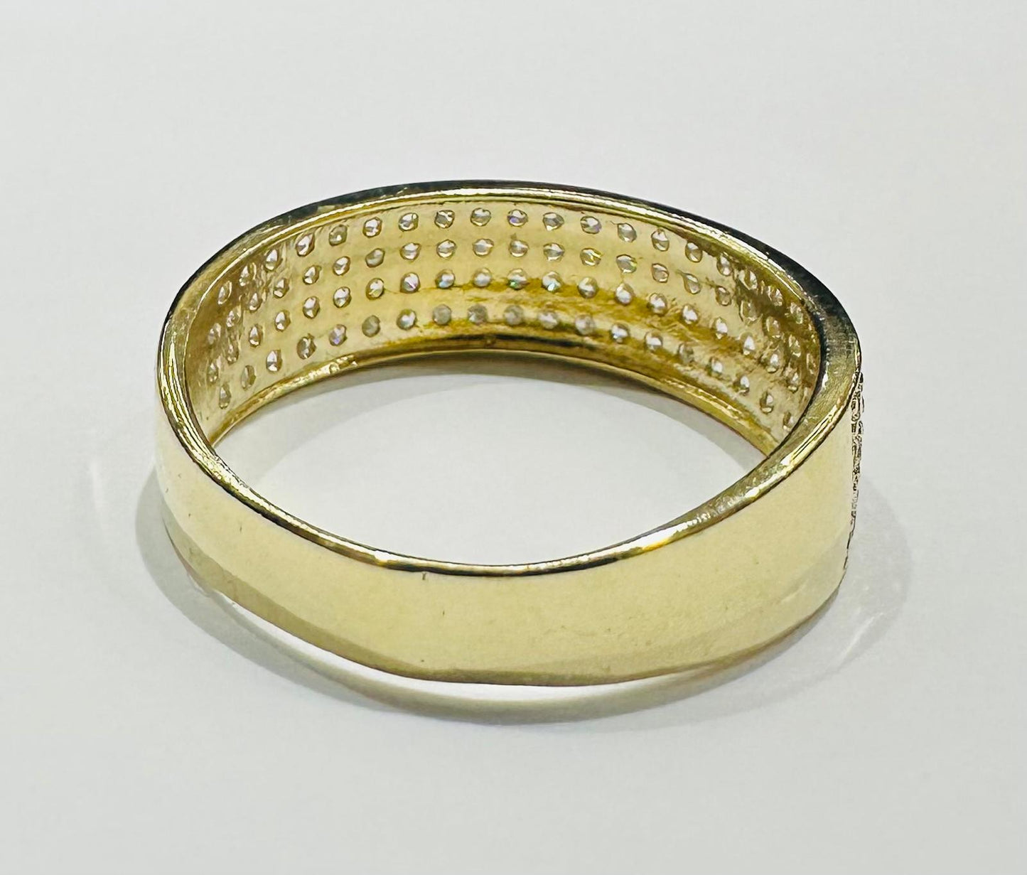 10K GOLD ROUND WHITE SAPPHIRE RING- WEIGHT: 3.6gm