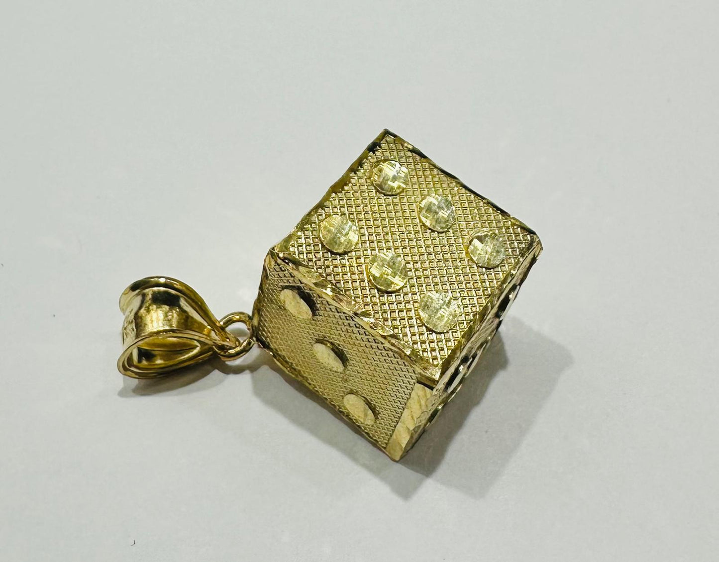 10K GOLD DICE PENDANT- WEIGHT: 6.6gm