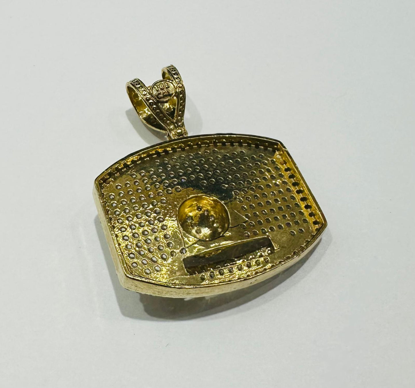 10K GOLD BASKETBALL HOOP AND BALL PENDANT WITH WHITE SAPPHIRE- WEIGHT: 10.0gm