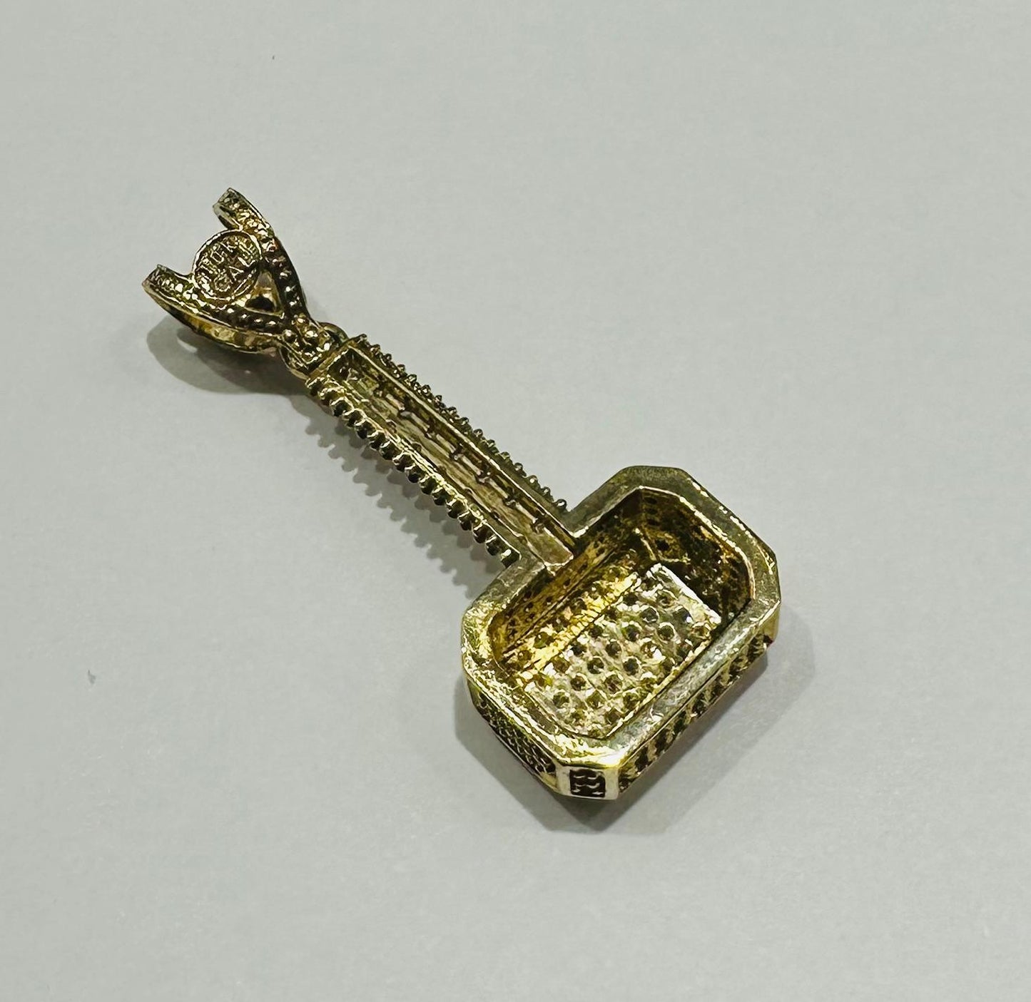 10K GOLD HAMMER PENDANT WITH SAPPHIRE STONES- WEIGHT: 5.1gm