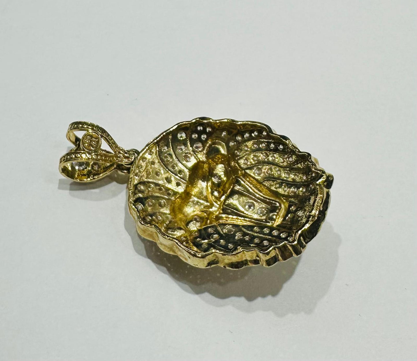 10K GOLD LION PENDANT WITH WHITE SAPPHIRE- WEIGHT: 11.7gm