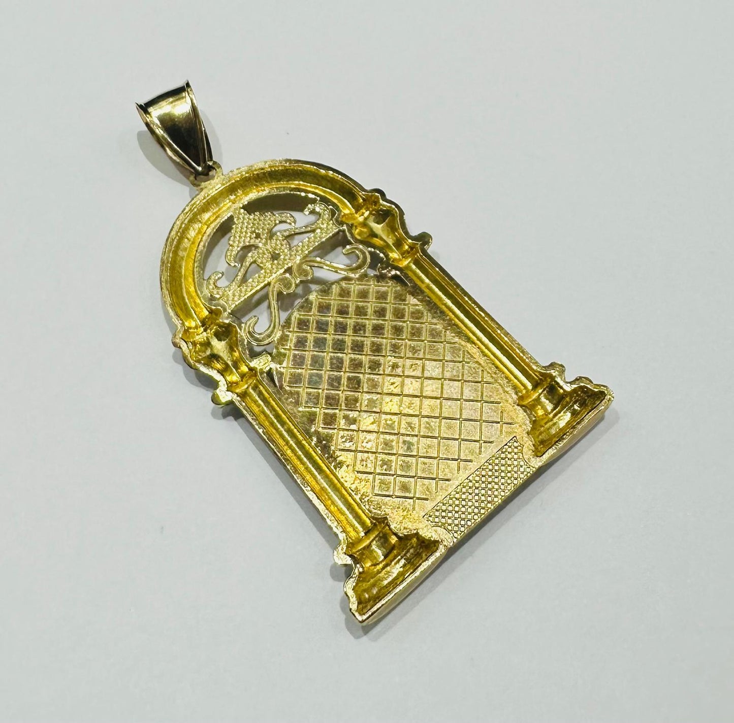 10K GOLD TWO TONED VIRGIN MARY PENDANT- WEIGHT: 9.8gm