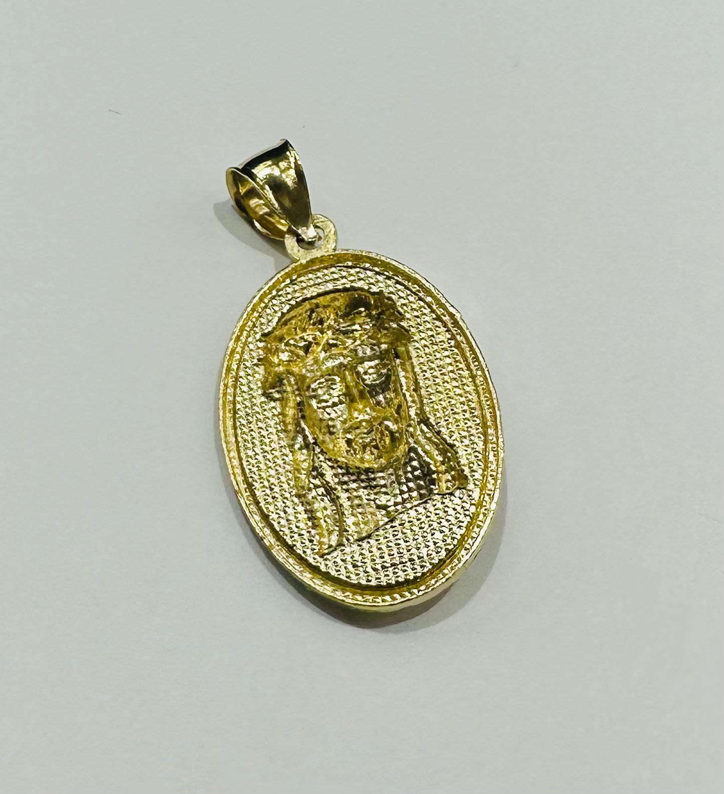 10K GOLD TWO TONED JESUS FACE PENDANT- WEIGHT: 4.0gm