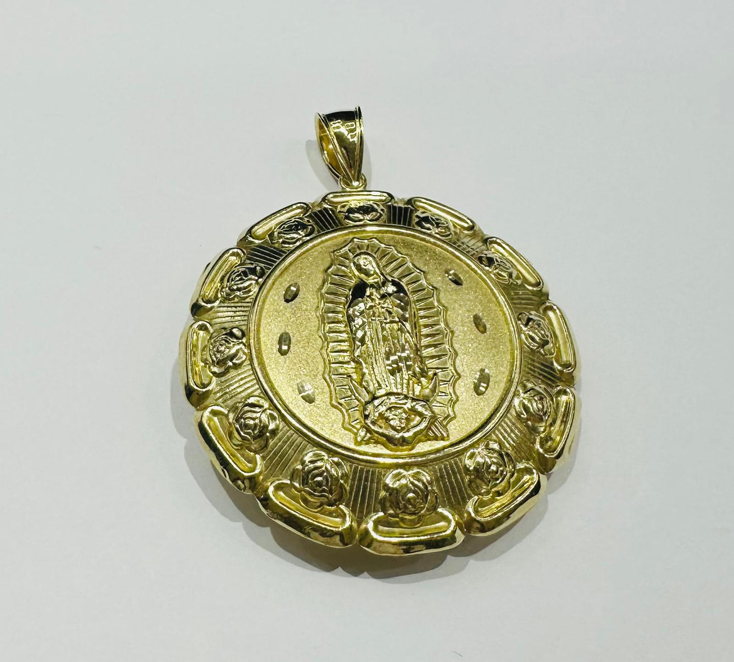 10K GOLD JESUS/VIRGIN MARY PENDANT- WEIGHT: 27.6gm