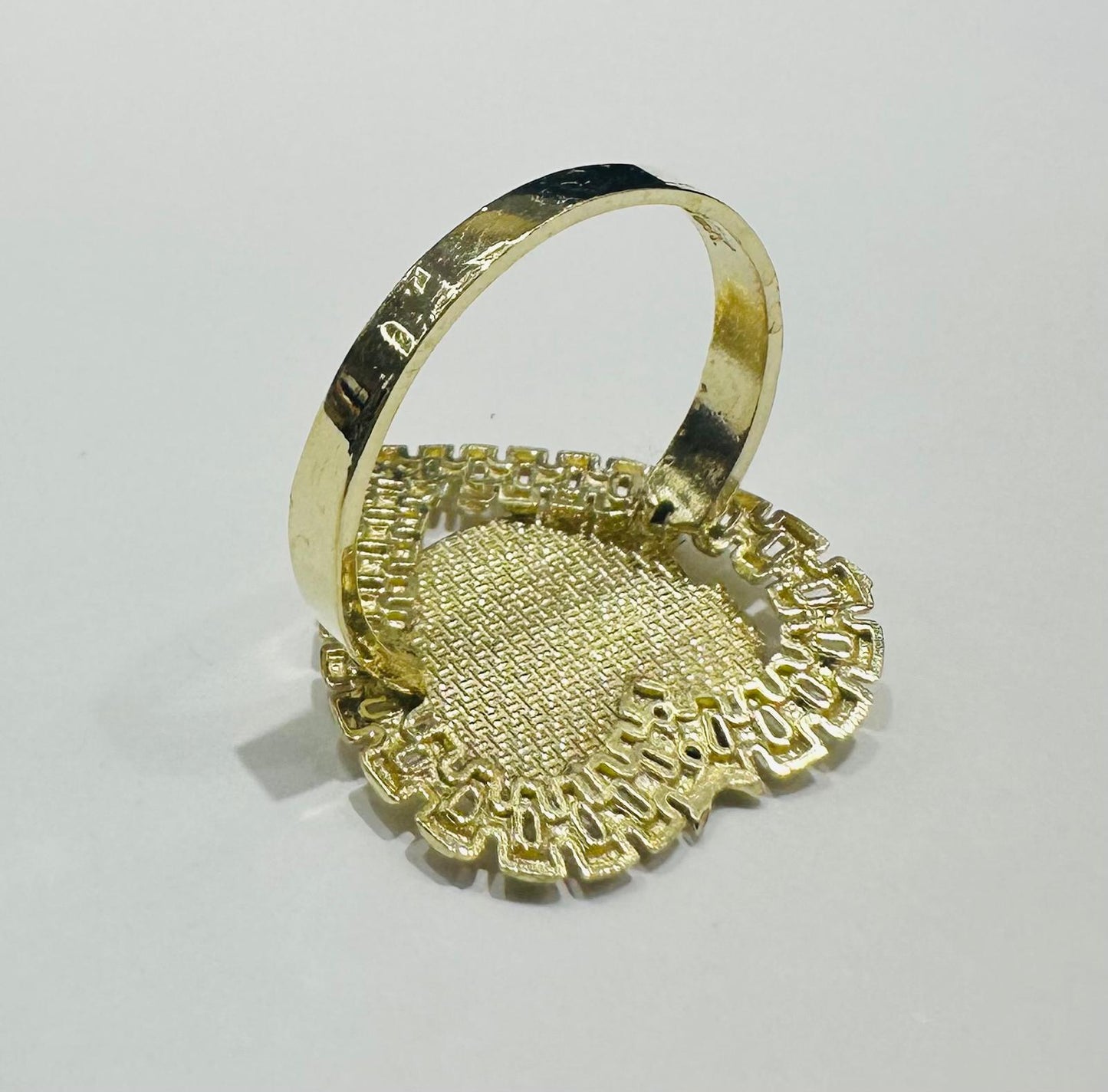 10K GOLD HEART KITTY RING- WEIGHT: 2.8gm