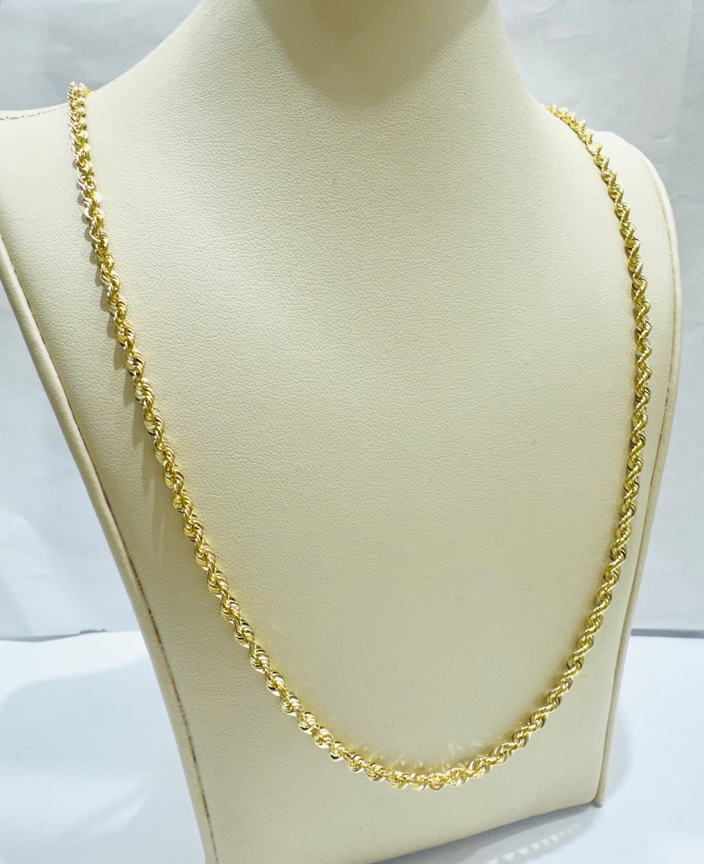 10K GOLD HOLLOW ROPE CHAIN 22”, WEIGHT: 3.3gm, WIDTH: 2.9mm