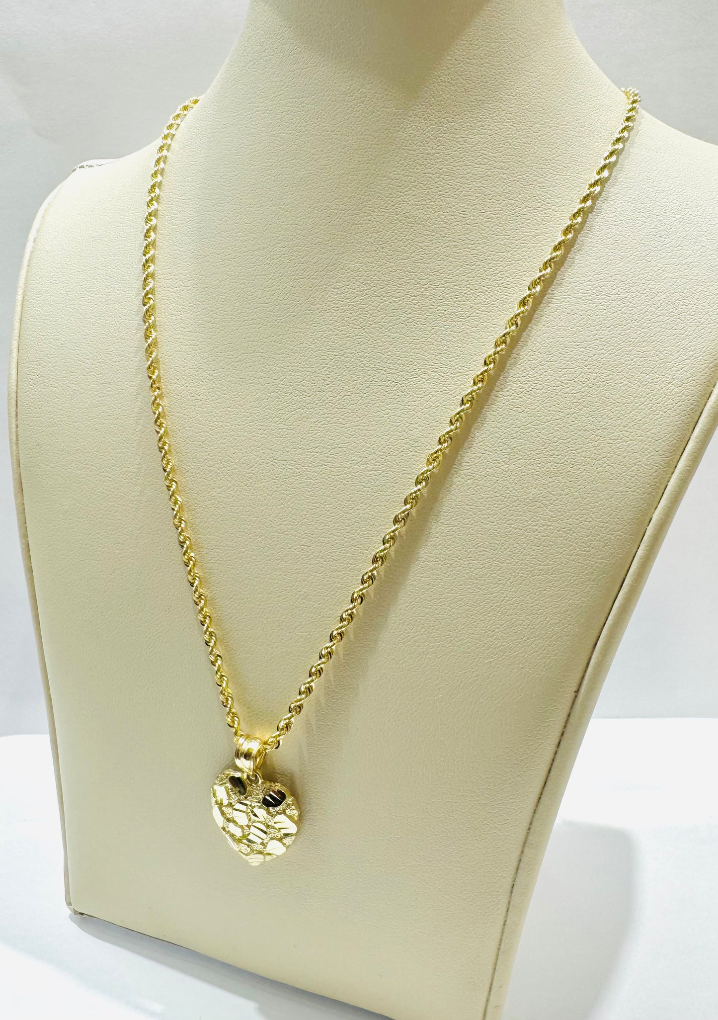 10K GOLD ROPE NECKLACE 22”, WEIGHT: 1.8gm, WIDTH: 2mm WITH HEART NUGGET PENDANT, WEIGHT: 1.5gm
