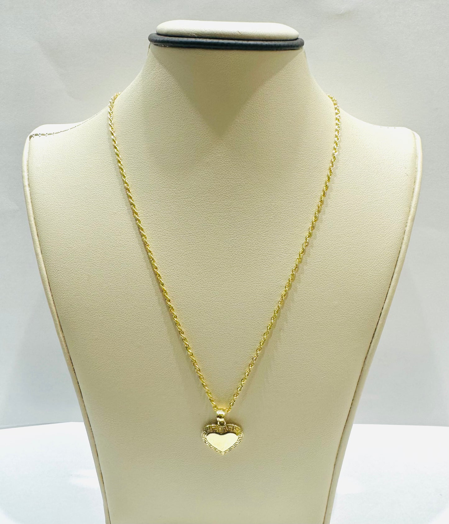 10K GOLD ROPE NECKLACE 18”, WEIGHT: 1.2gm, WIDTH: 1.5mm WITH HEART PENDANT, WEIGHT: 0.9gm