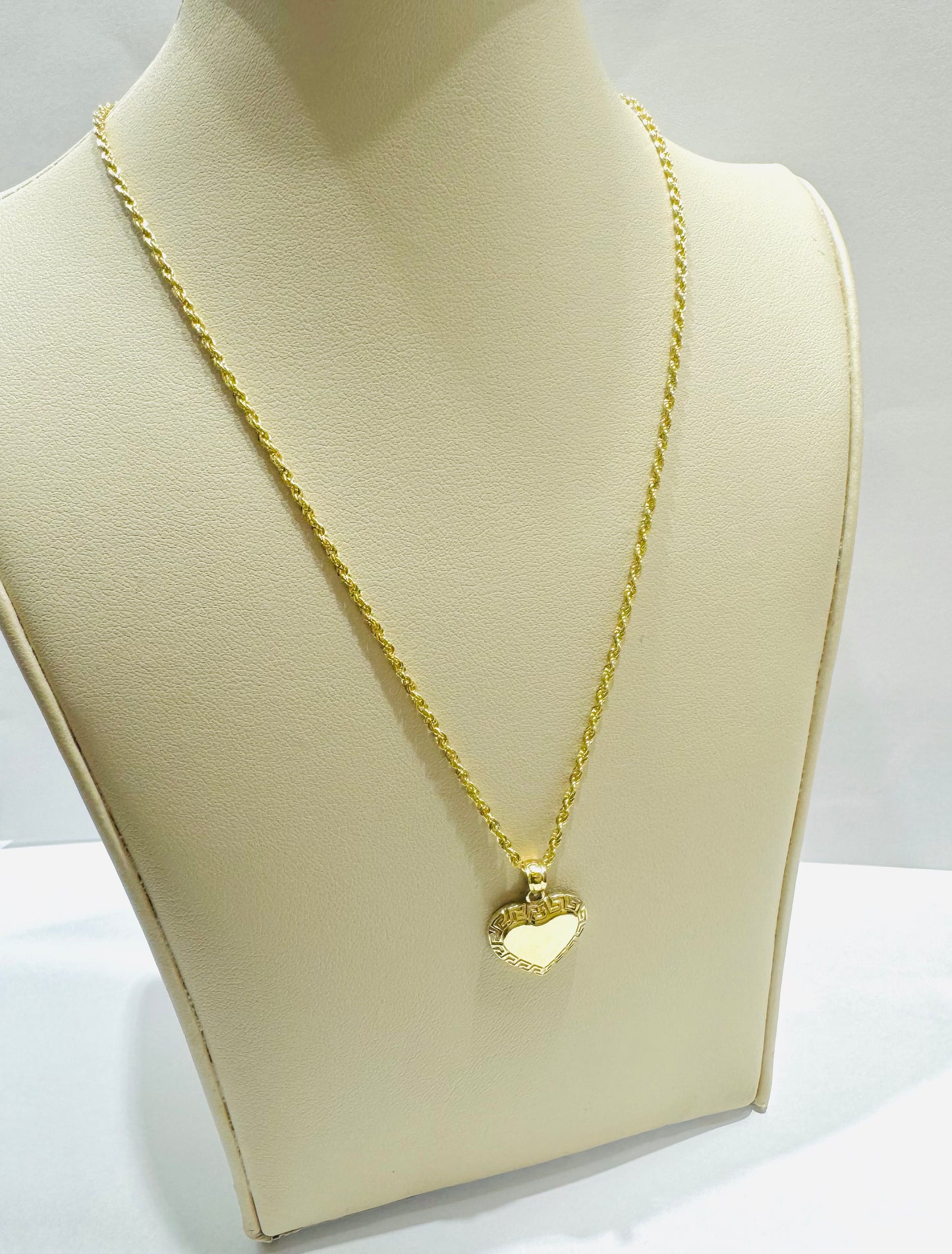 10K GOLD ROPE NECKLACE 18”, WEIGHT: 1.2gm, WIDTH: 1.5mm WITH HEART PENDANT, WEIGHT: 0.9gm