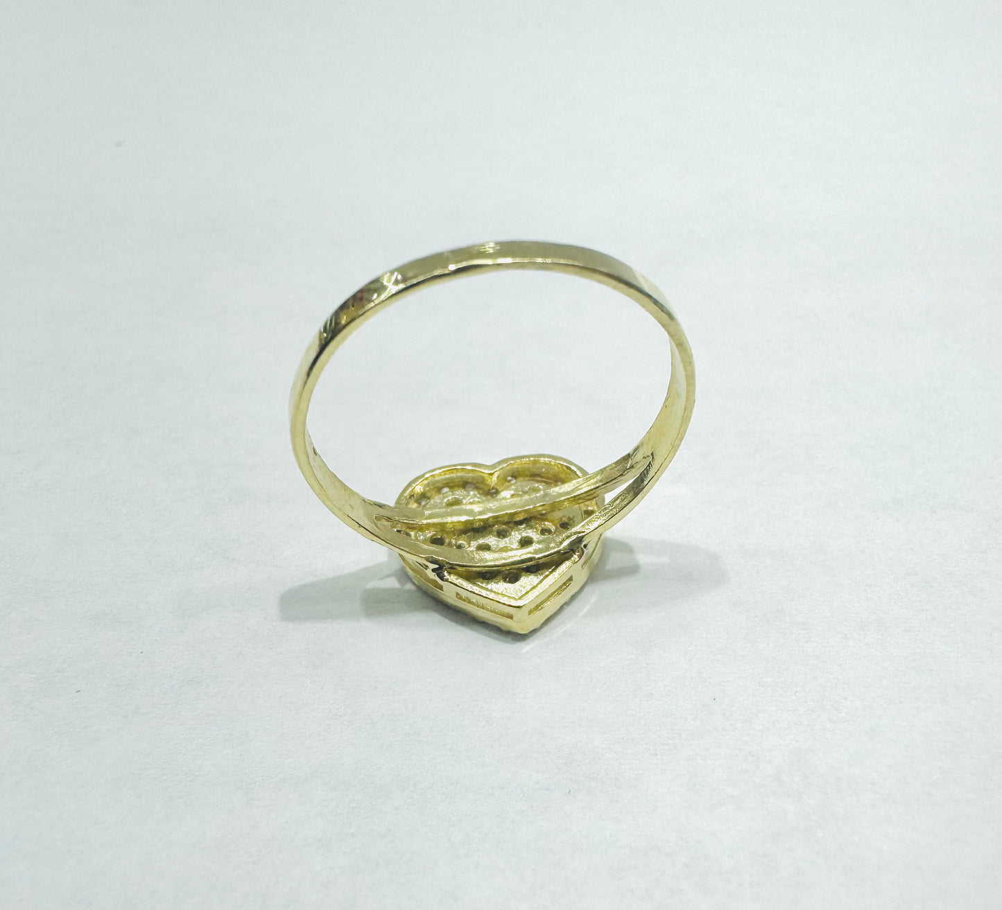 10K GOLD HEART RING WITH CZ STONES, WEIGHT: 1.9gm, SIZE: 6.5