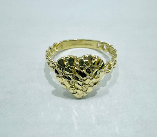 10K GOLD HEART NUGGET RING WITH CUBAN LINK BAND, WEIGHT: 2.4gm, SIZE: 8.5
