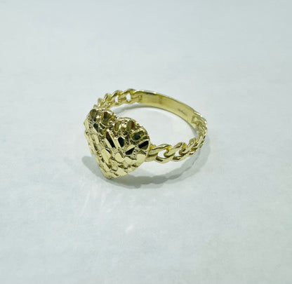 10K GOLD HEART NUGGET RING WITH CUBAN LINK BAND, WEIGHT: 2.4gm, SIZE: 8.5