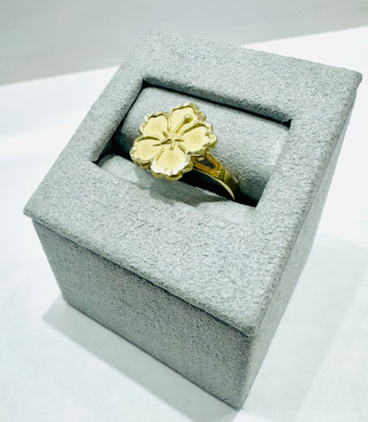 10K GOLD HIBISCUS FLOWER RING, WEIGHT: 2.6gm, SIZE: 6.5