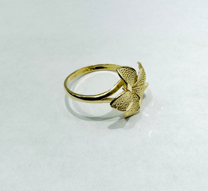 10K GOLD HIBISCUS FLOWER RING, WEIGHT: 1.9gm, SIZE: 6.5