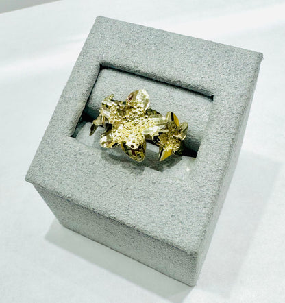 10K GOLD MULTI-HIBISCUS FLOWER RING, WEIGHT: 2.8gm, SIZE: 7