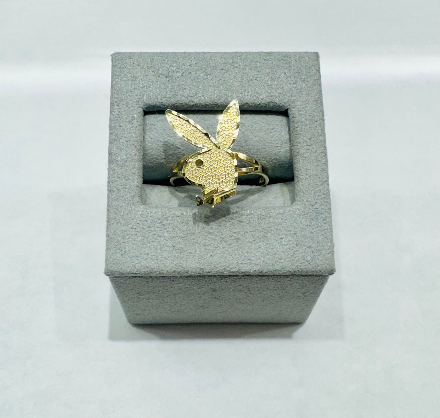 10K GOLD SMALL PLAYBOY BUNNY RING, WEIGHT: 1.7gm, SIZE: 7