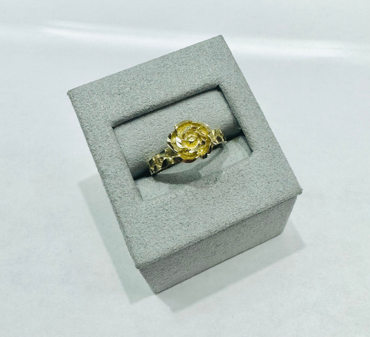 10K GOLD ROSE FLOWER RING, WEIGHT: 3.2gm, SIZE: 6.5