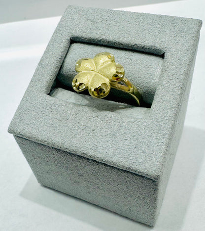 10K GOLD FLOWER RING, WEIGHT: 2.1gm, SIZE: 7