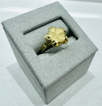 10K GOLD FLOWER RING, WEIGHT: 2.1gm, SIZE: 7